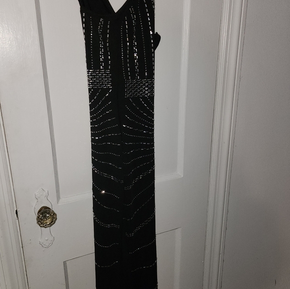 Black beaded gown - Picture 4 of 4